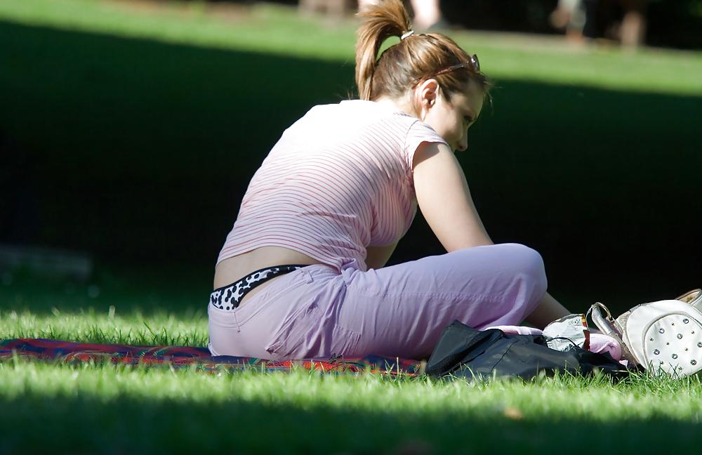 7P Una tanga en el parque