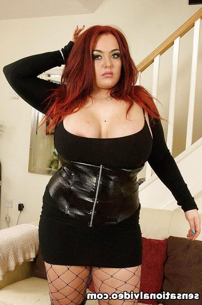25P Latex dominas and slaves