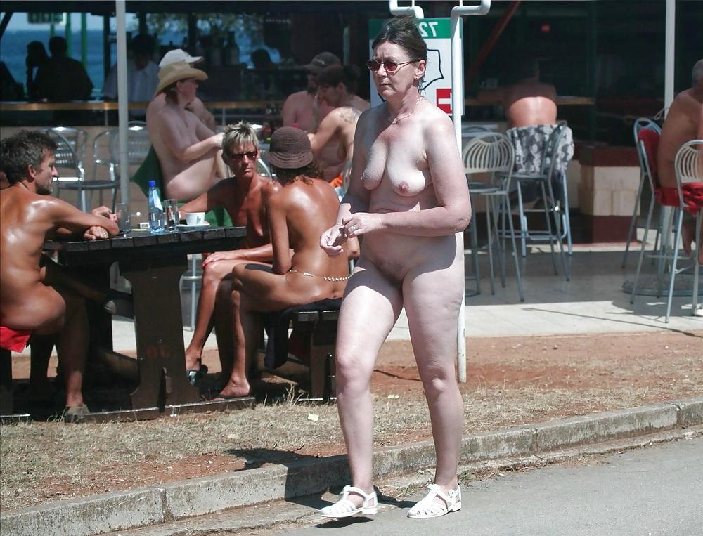 25P Grannies in holiday