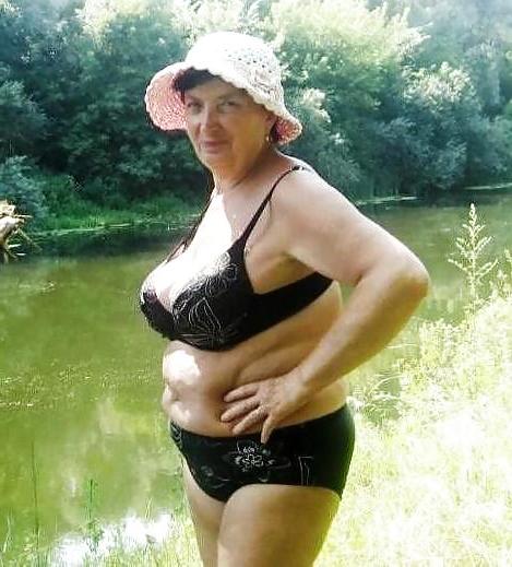 25P Grannies in holiday