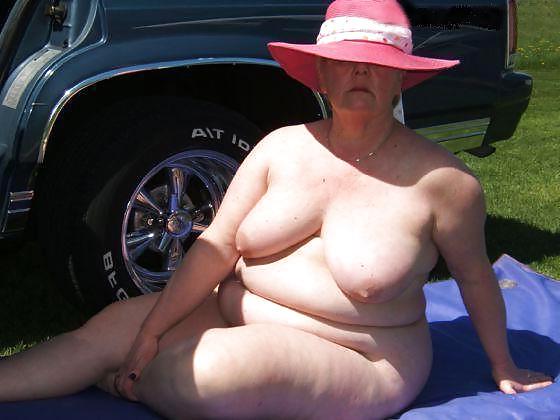 25P Grannies in holiday