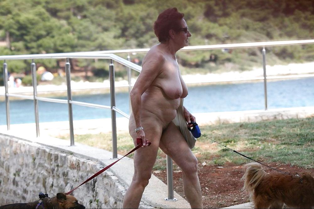 25P Grannies in holiday