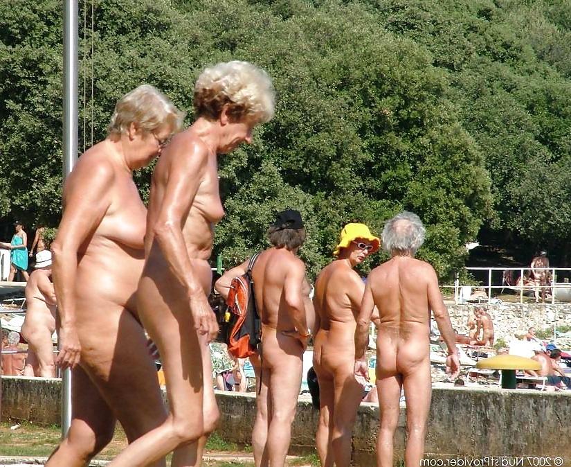 25P Grannies in holiday