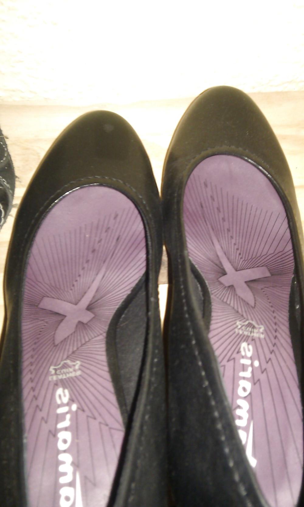 17P A friends shoe cabinet