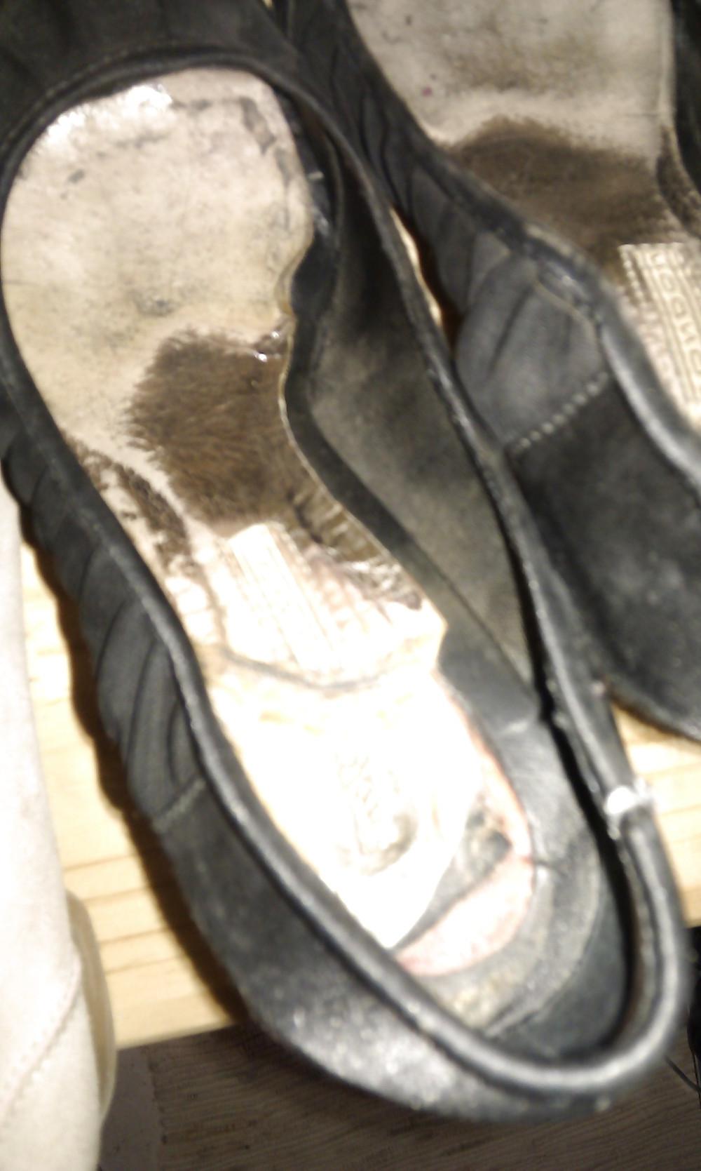 17P A friends shoe cabinet