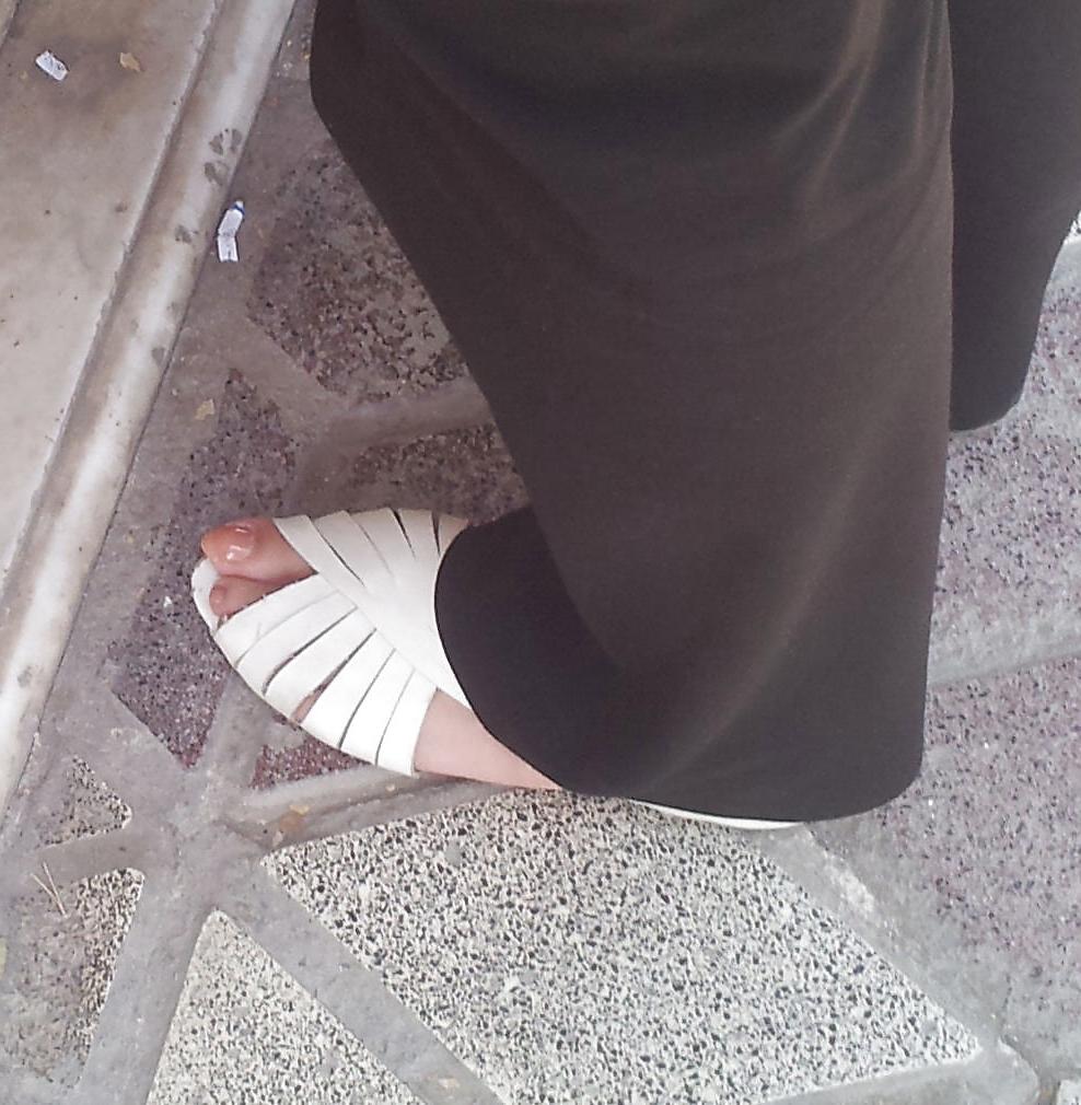 17P Iranian feet - Persian