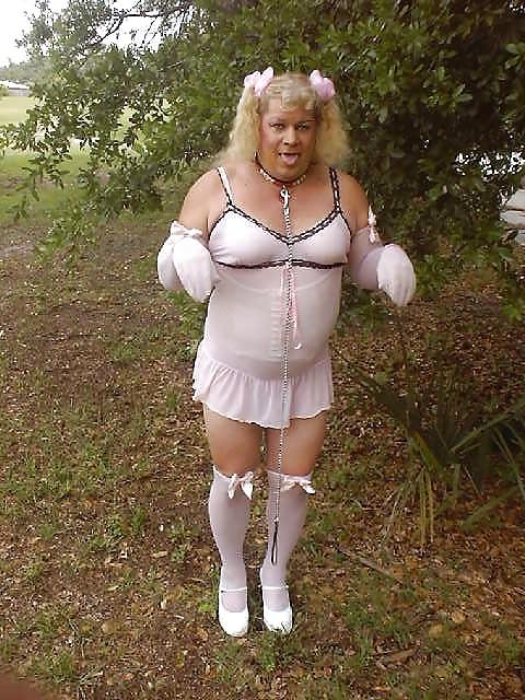 25P Fifi - taken into a public park 