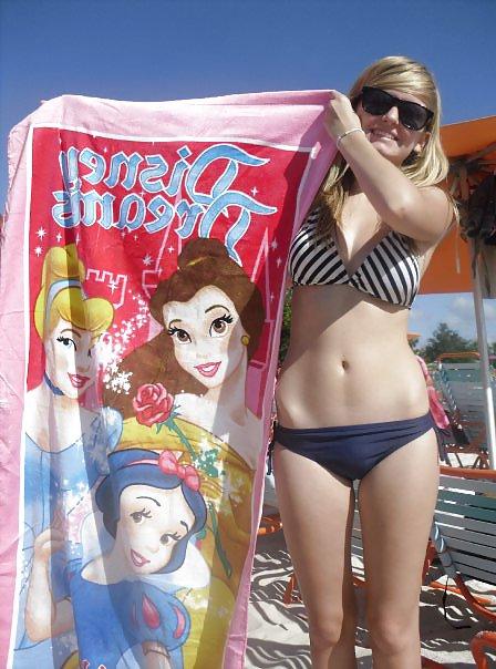 25P Facebook sluts on holiday