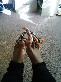 18P Long toenails pics
