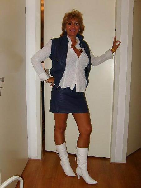 17P Amateur Dutch teen with not her mom from facebook