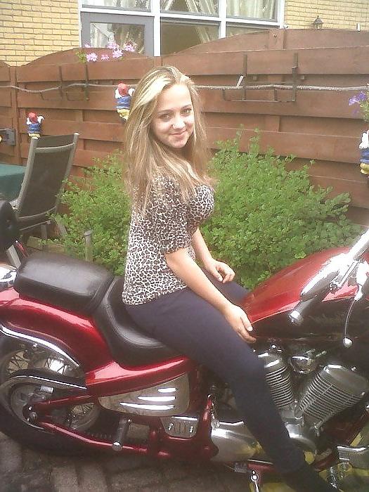 17P Amateur Dutch teen with not her mom from facebook
