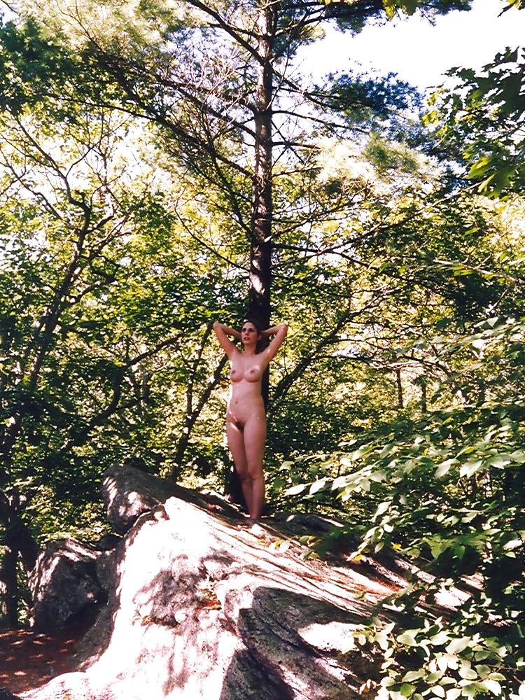20P Naked In The Great Outdoors - Vol. 2