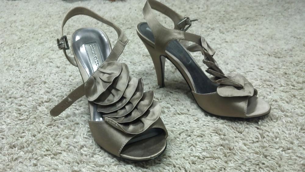 25P House Sitting (My Neighbors Shoe Collection!)