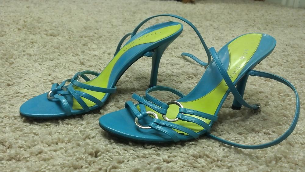 25P House Sitting (My Neighbors Shoe Collection!)
