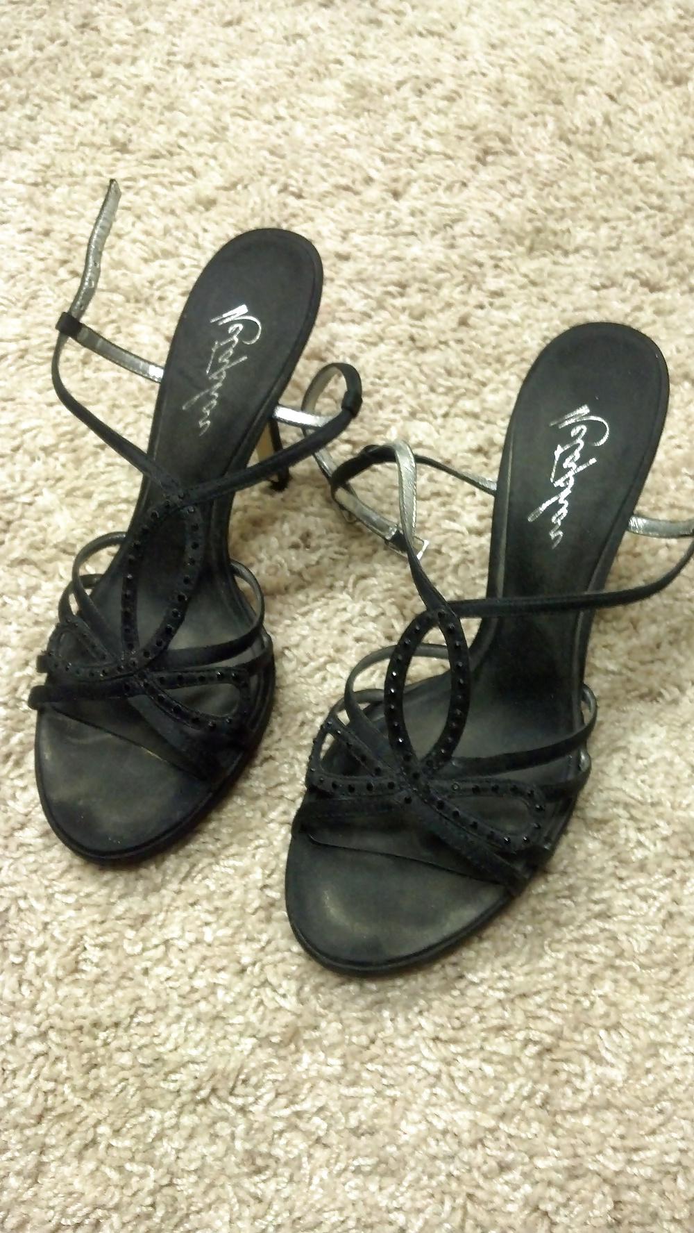 25P House Sitting (My Neighbors Shoe Collection!)
