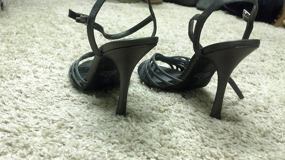 25P House Sitting (My Neighbors Shoe Collection!)