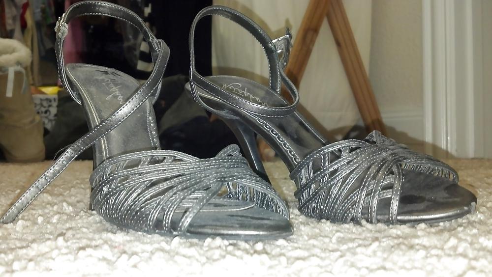 25P House Sitting (My Neighbors Shoe Collection!)