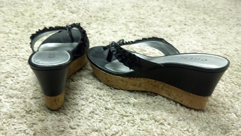 25P House Sitting (My Neighbors Shoe Collection!)