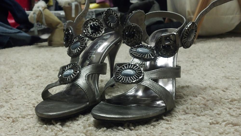 25P House Sitting (My Neighbors Shoe Collection!)