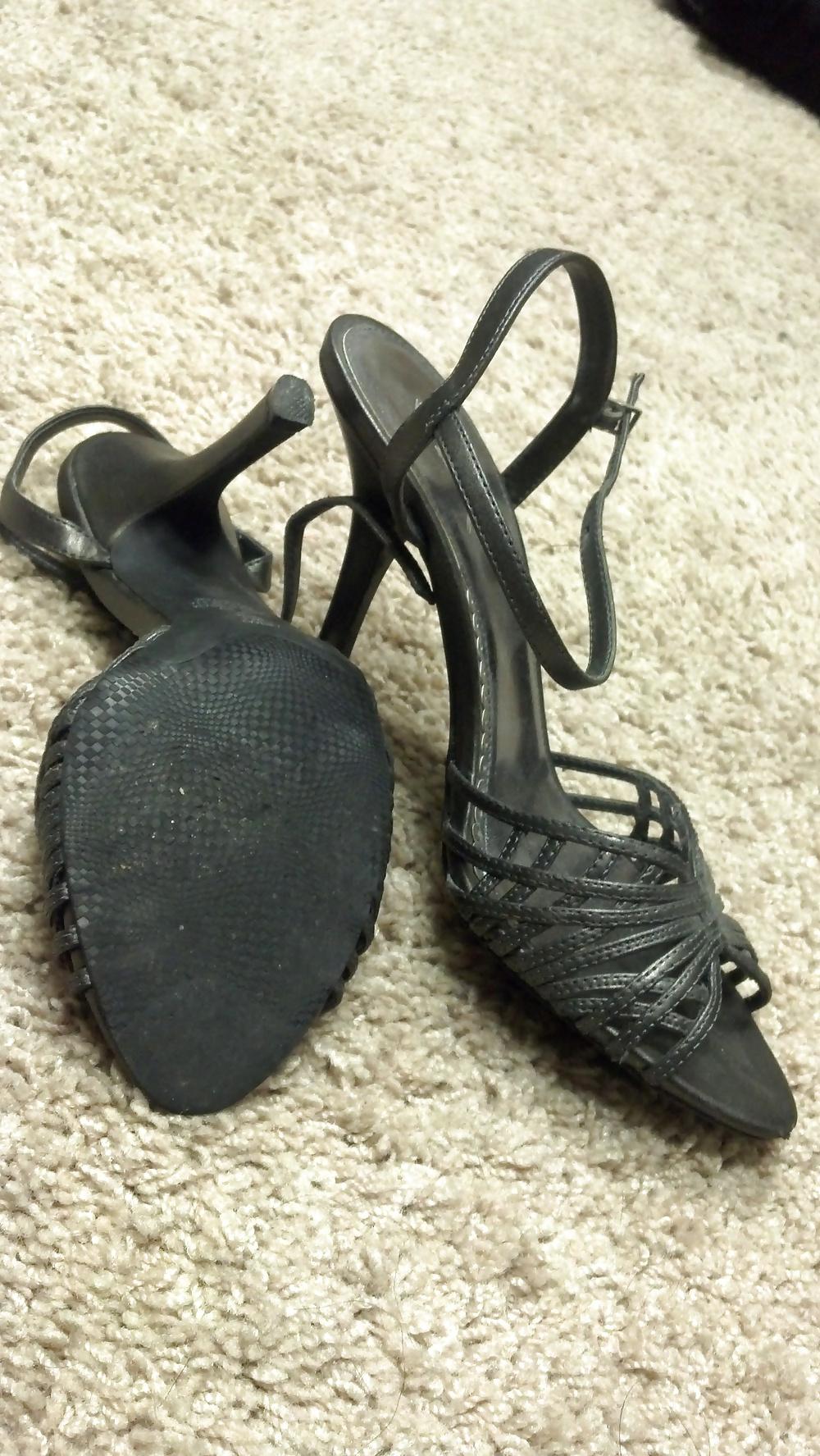 25P House Sitting (My Neighbors Shoe Collection!)