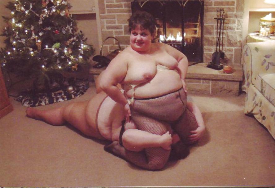 25P The girls wrestling