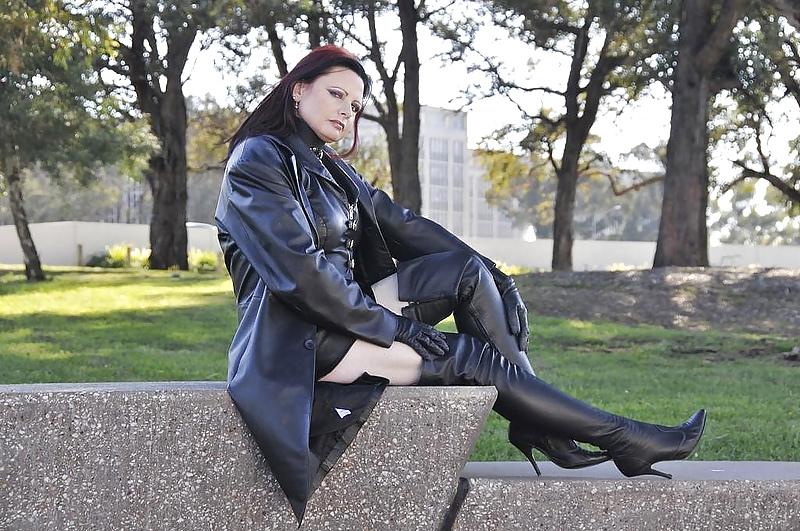 25P Women of Absolute Power