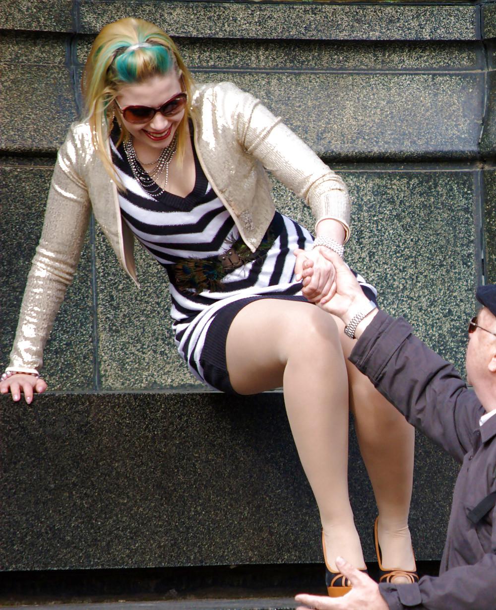 25P In The Streets 085 - Shoot At The Fountain (Upskirts&Legs)