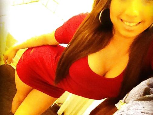 25P My friend non nude MILF self shots
