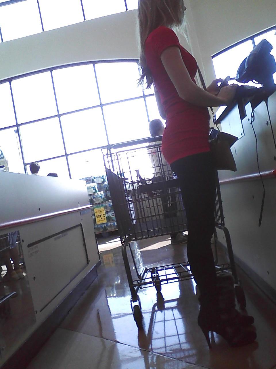 4P Candid - Skinny girls figure