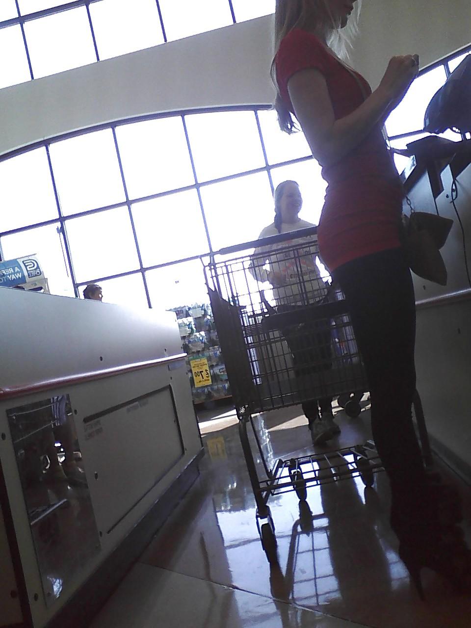 4P Candid - Skinny girls figure