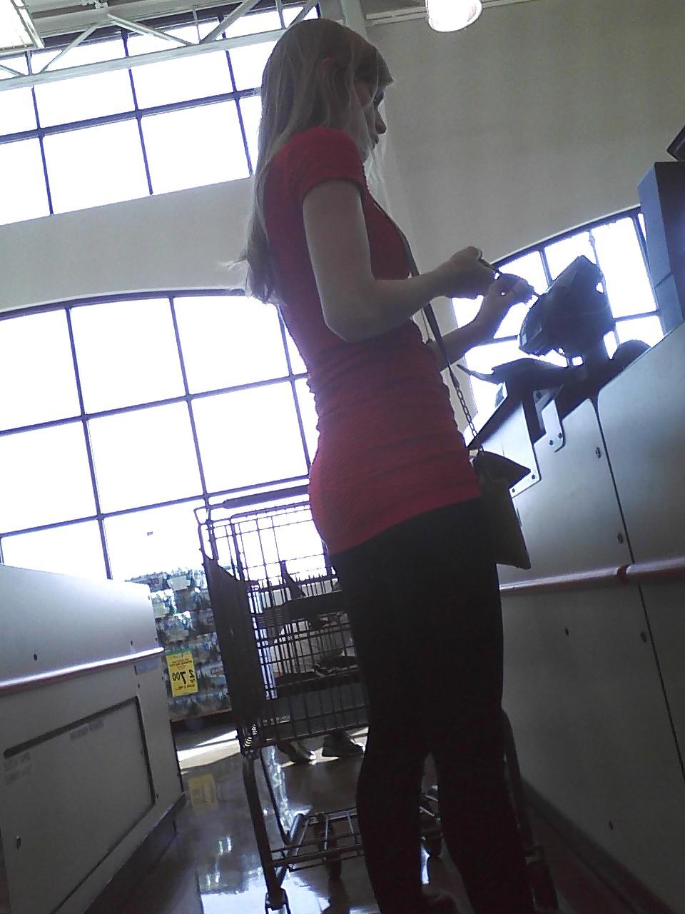 4P Candid - Skinny girls figure
