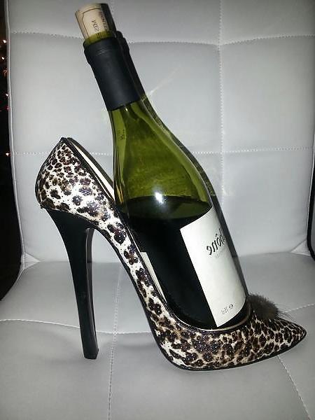 20P Ballbusting High Heels