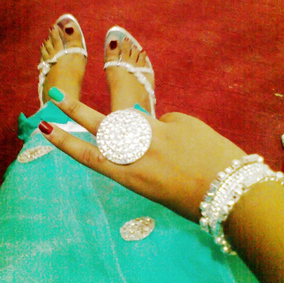 25P Contribution by adolg - indian feet, hands, painted nails