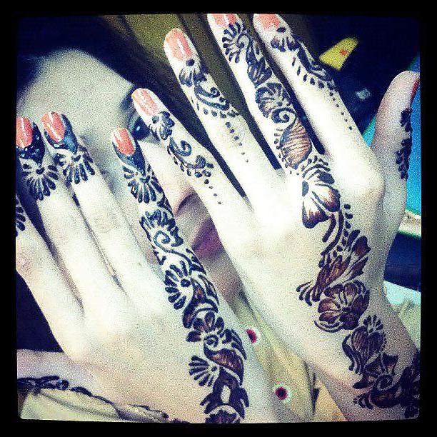 25P Contribution by adolg - indian feet, hands, painted nails