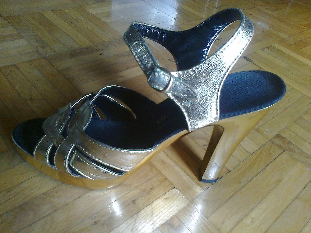 14P Golden Peep Toe Heels