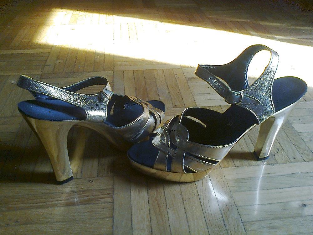 14P Golden Peep Toe Heels