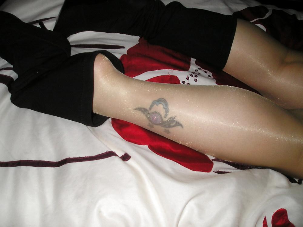 25P Gloss tan pantyhose tights