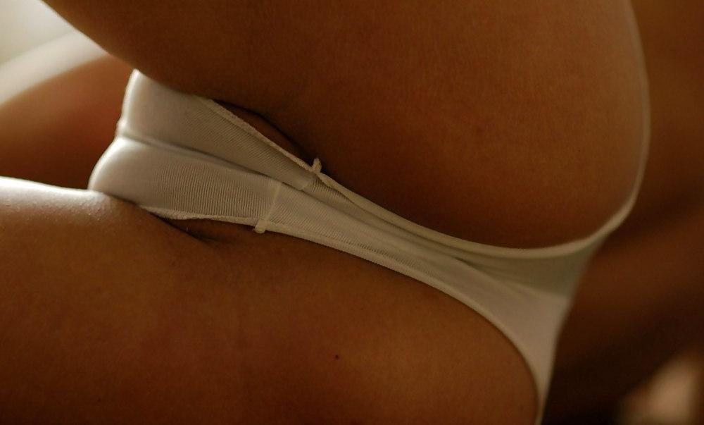 12P Camel Toes Babe