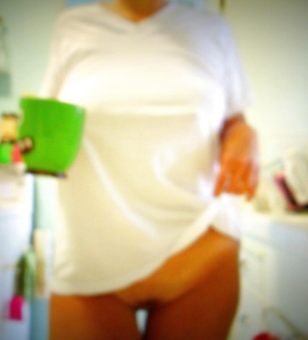 25P Sexy Milf Gets Naughty At Home