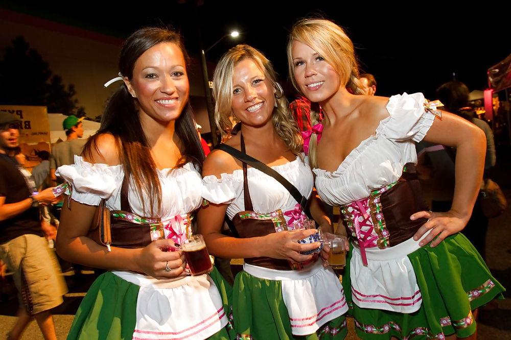 25P Oktoberfest (The Girls from Bavaria.)