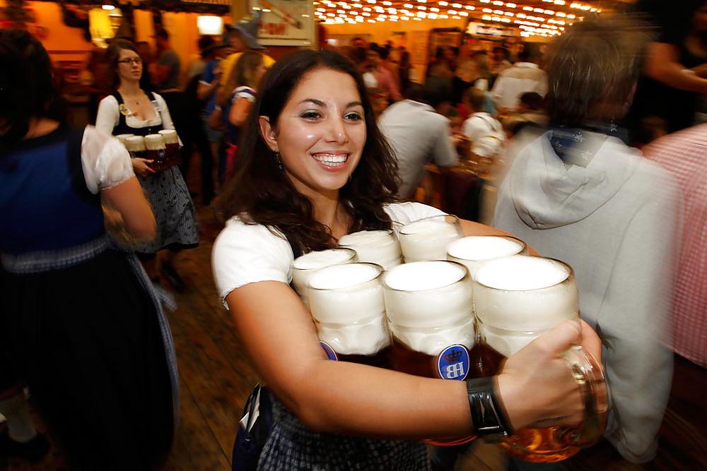 25P Oktoberfest (The Girls from Bavaria.)