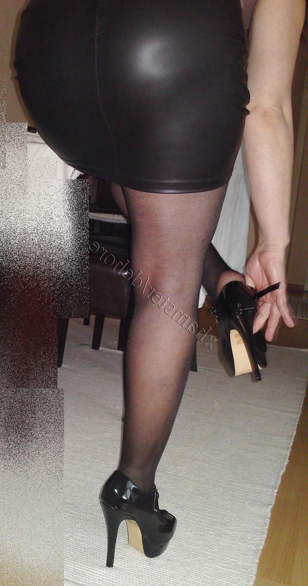 25P Turkish Mature Serpil Pantyhose Collection