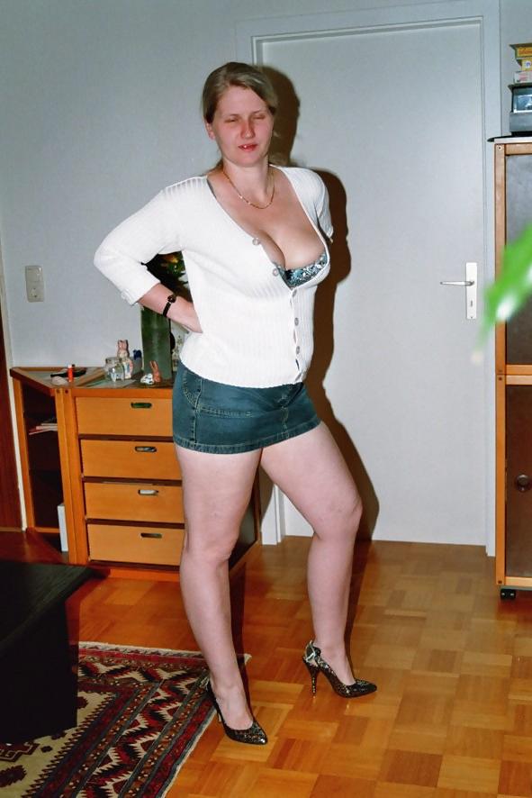 10P SAG - Wife's Hot Body In Short Tight Slinky Denim Skirt 02