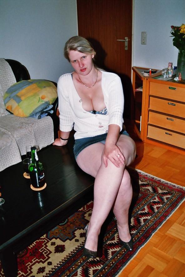 10P SAG - Wife's Hot Body In Short Tight Slinky Denim Skirt 02