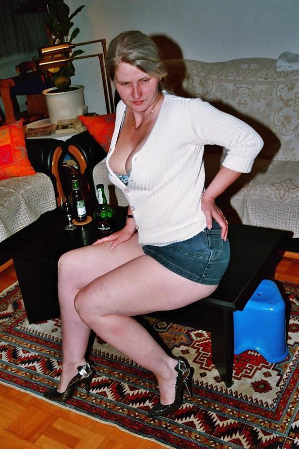 10P SAG - Wife's Hot Body In Short Tight Slinky Denim Skirt 02