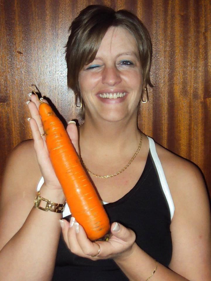 13P How do you fuck Dutch mature Edith? 2