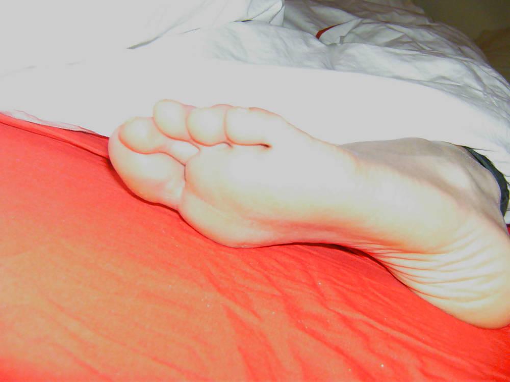14P BB 's Feet 2012 - Foot Model with long toes, slender feet