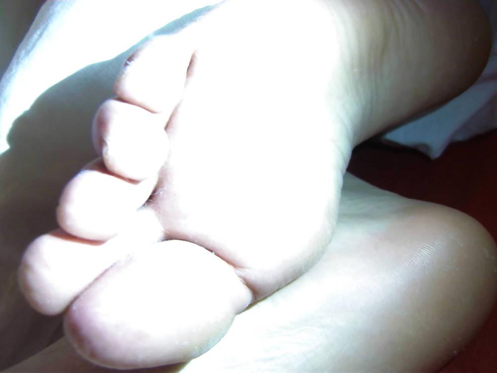 14P BB 's Feet 2012 - Foot Model with long toes, slender feet