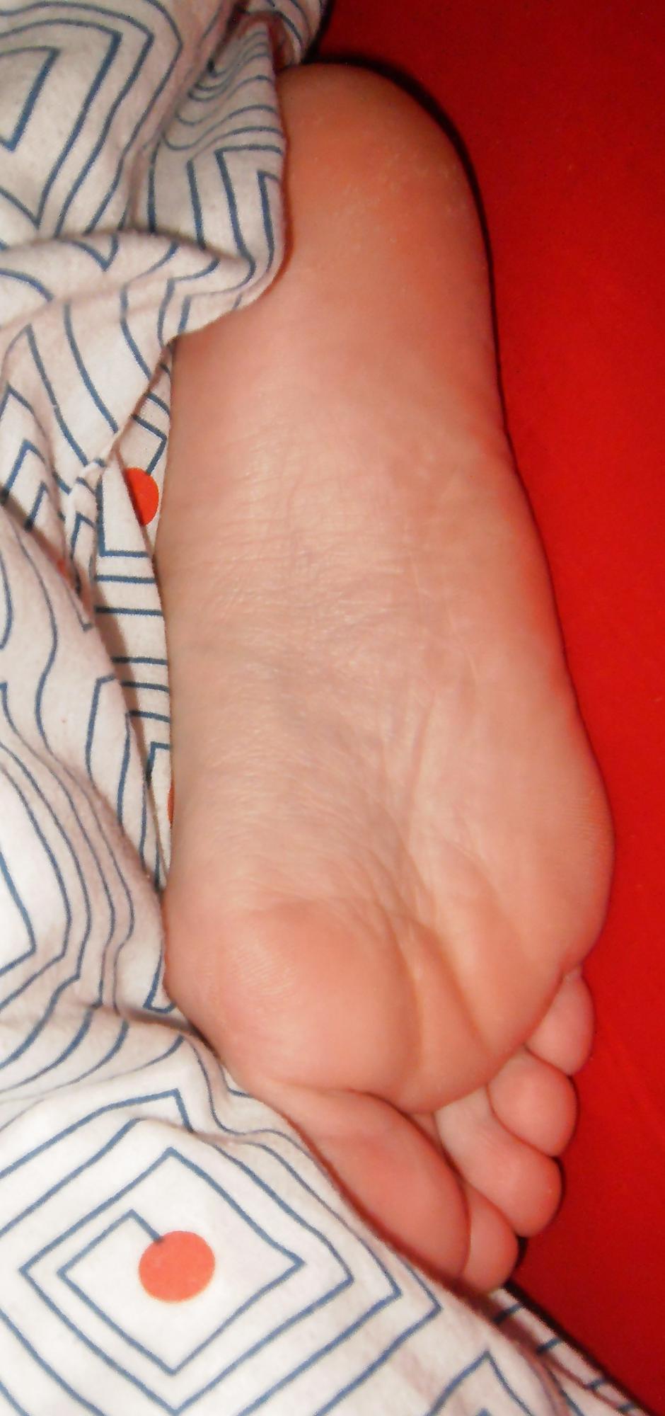 14P BB 's Feet 2012 - Foot Model with long toes, slender feet