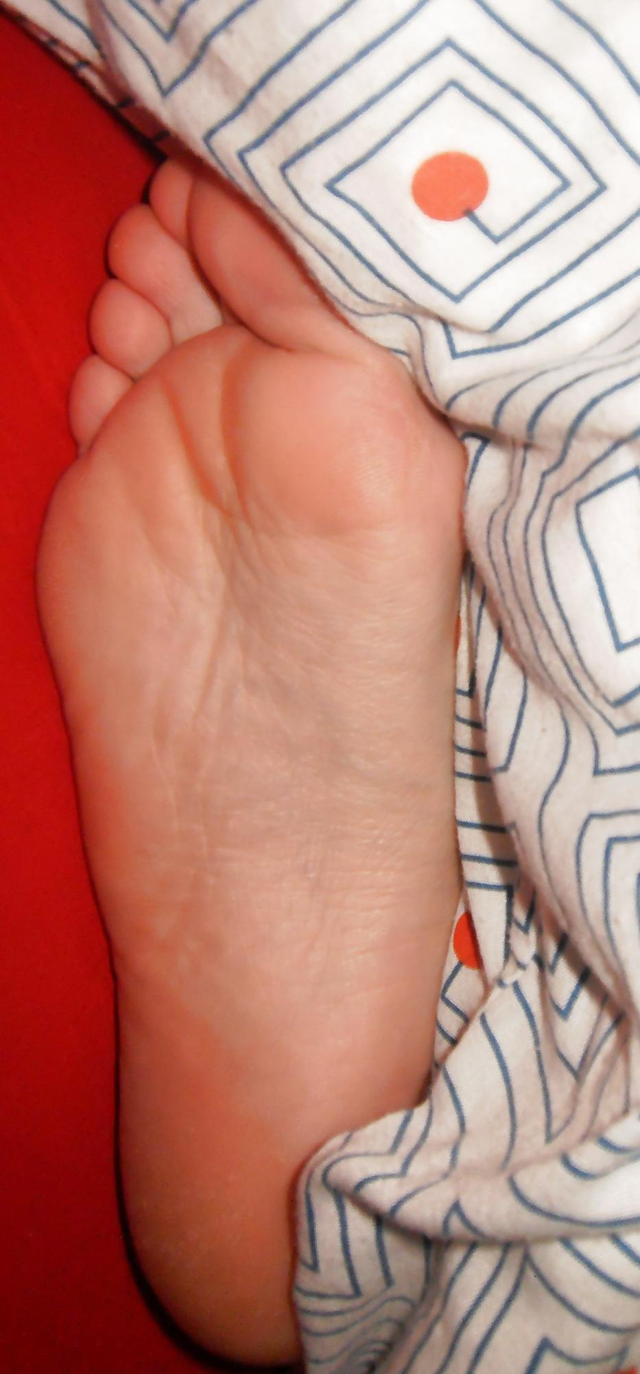 14P BB 's Feet 2012 - Foot Model with long toes, slender feet
